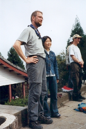 Johan och Staffan with Chinese girls